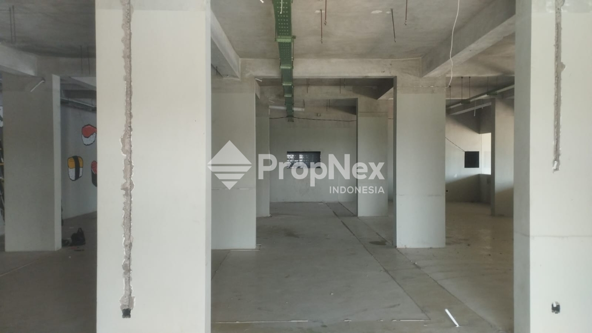 Gedung Komersial Nol Jalan di Pandaan Pasuruan — foto 10